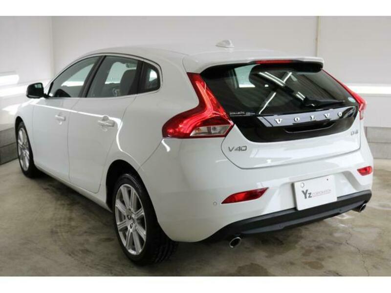 V40