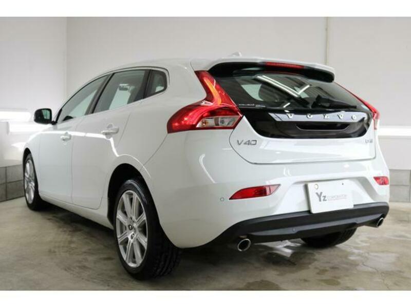V40
