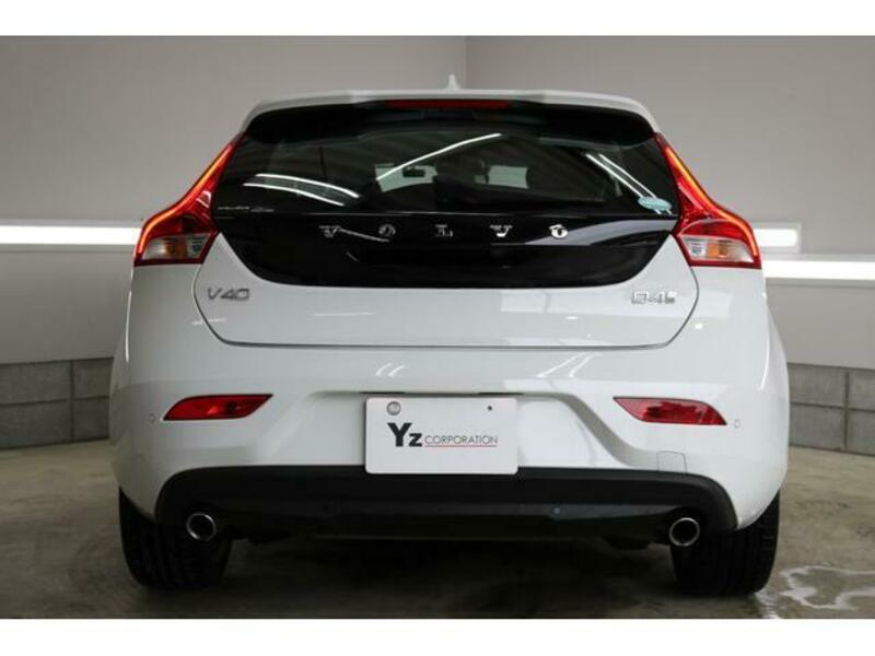 V40