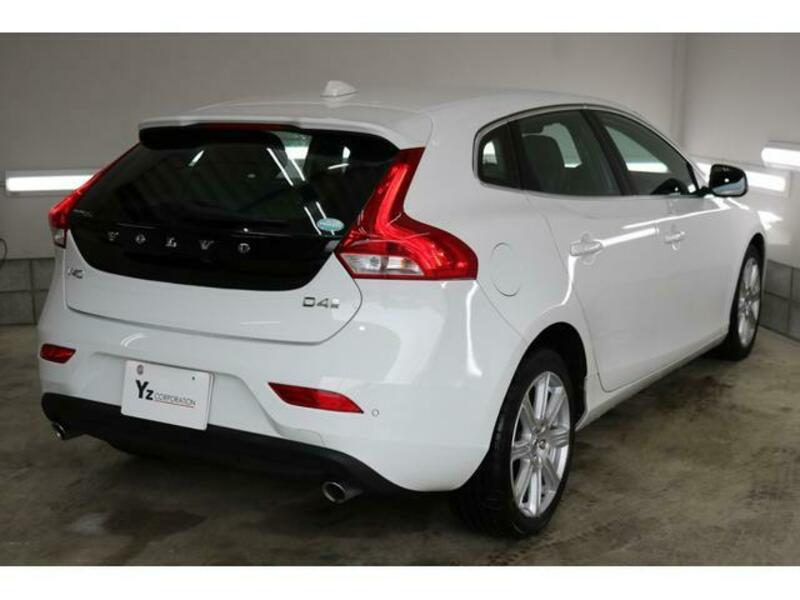 V40