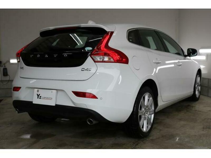 V40