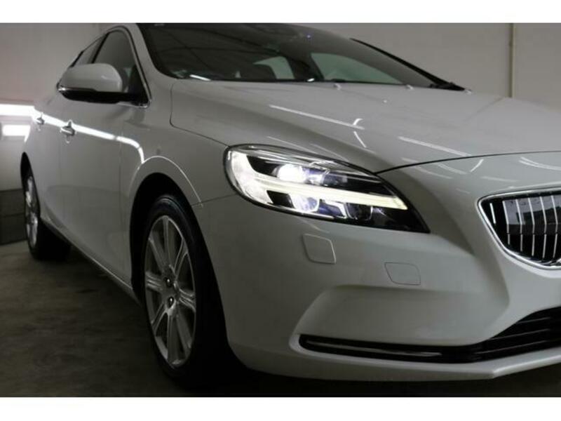V40