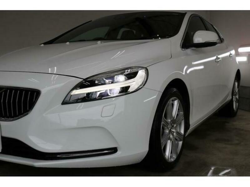 V40