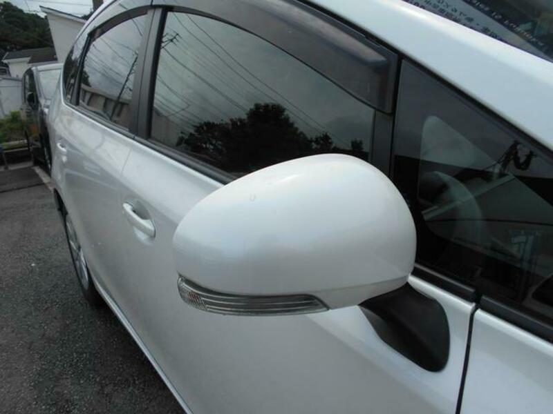 PRIUS ALPHA