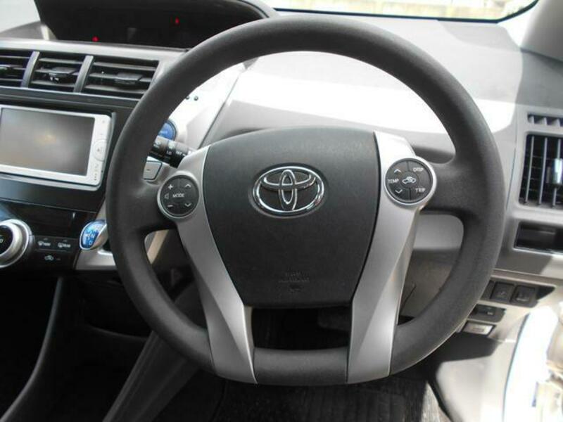 PRIUS ALPHA