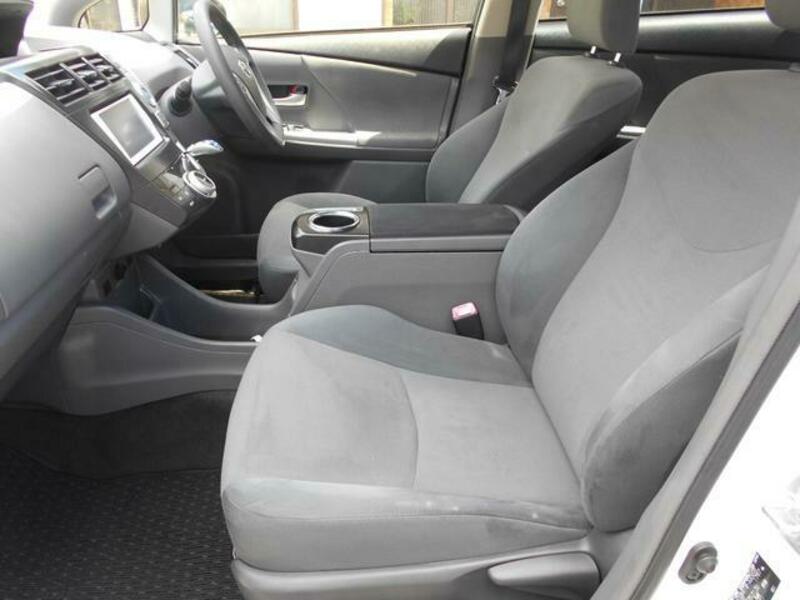 PRIUS ALPHA