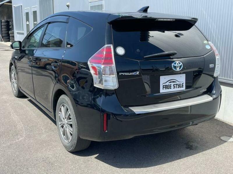 PRIUS ALPHA