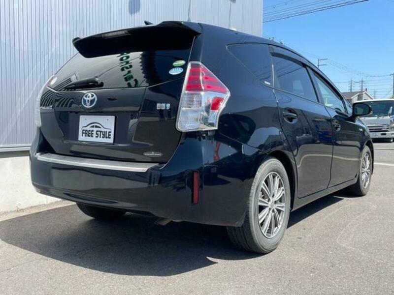 PRIUS ALPHA