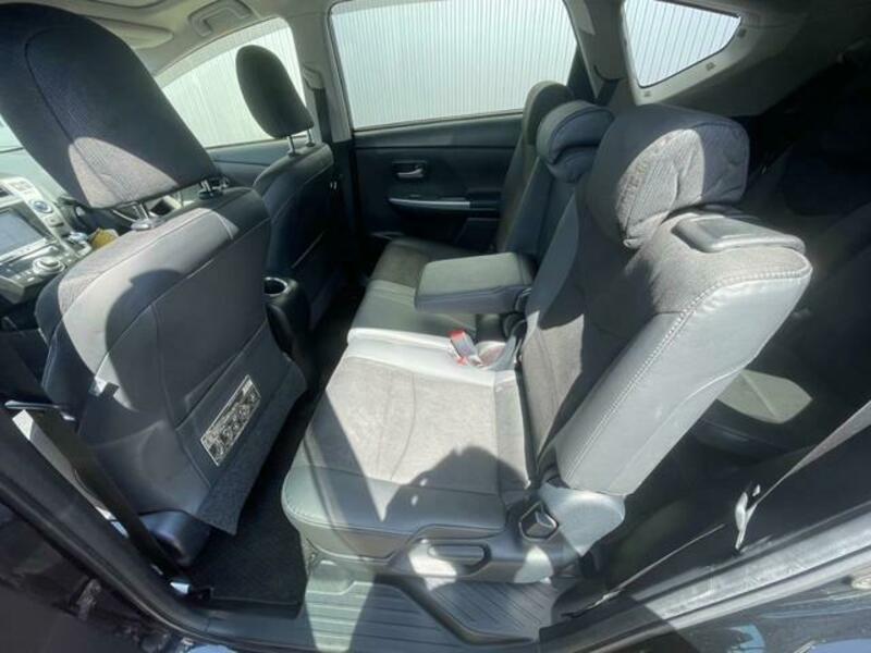 PRIUS ALPHA