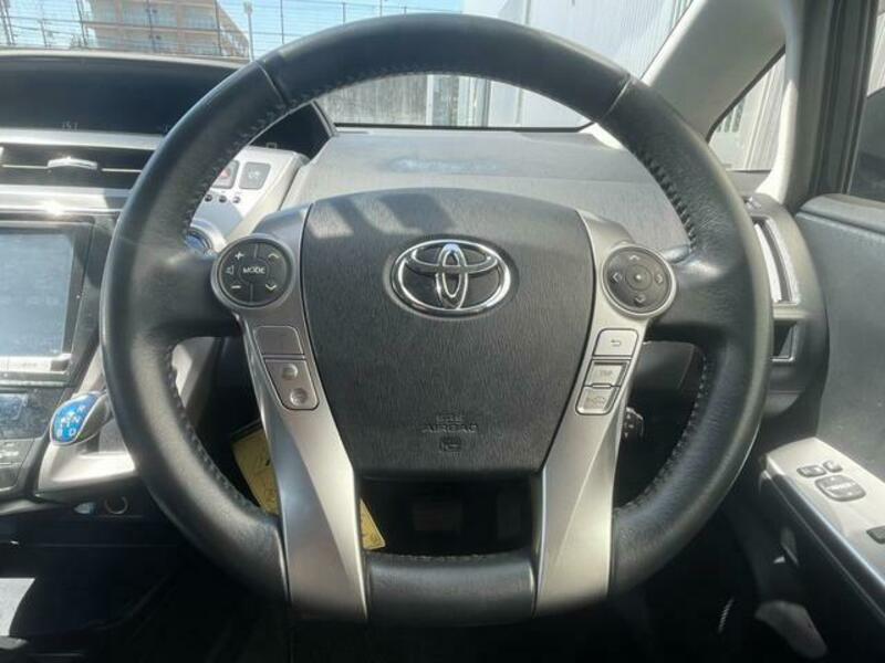 PRIUS ALPHA