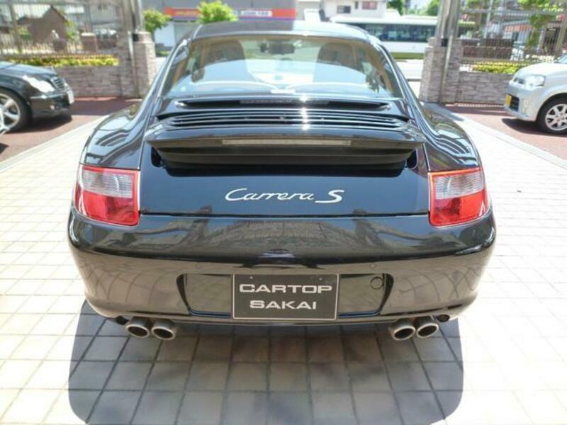 911