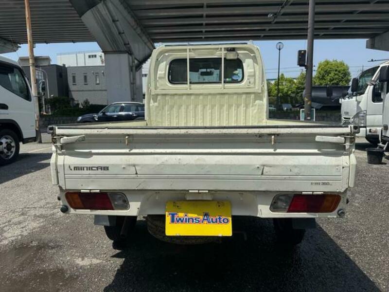 MINICAB TRUCK