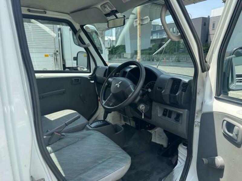 MINICAB TRUCK