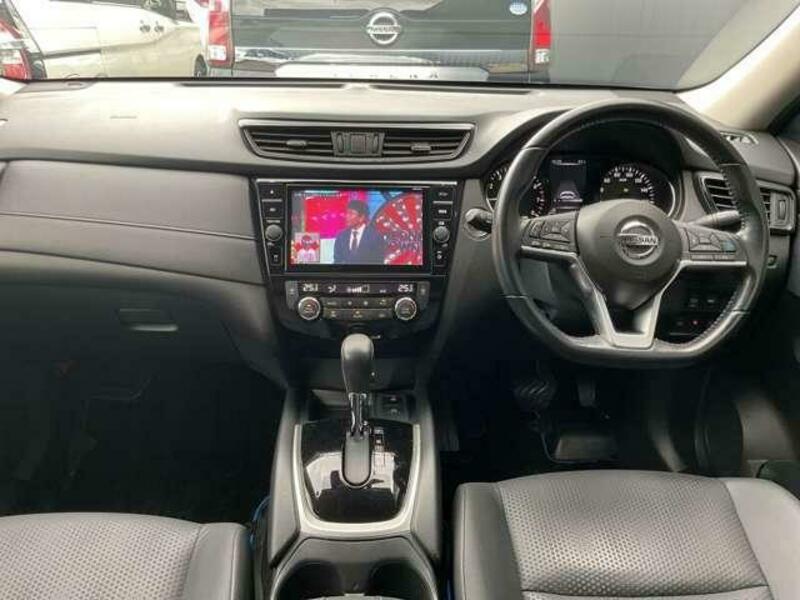 X-TRAIL