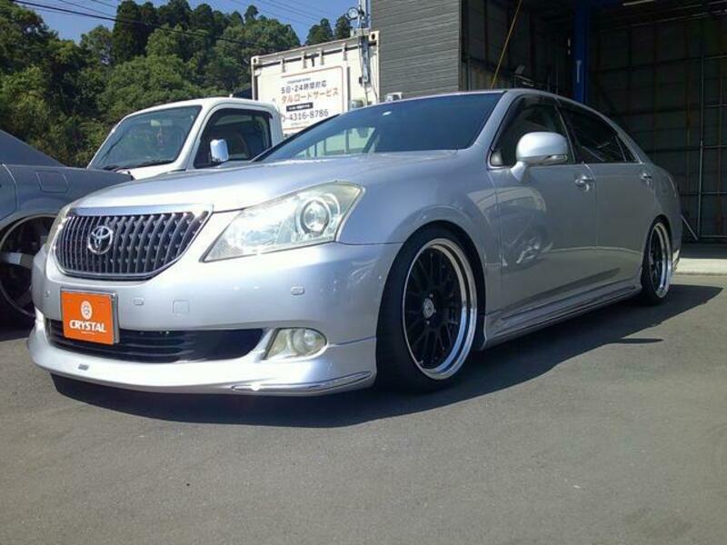 TOYOTA CROWN MAJESTA