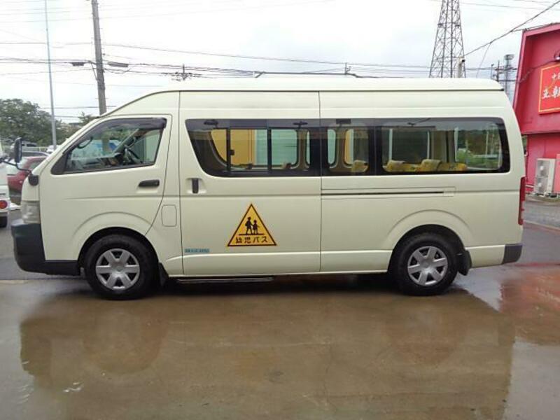HIACE COMMUTER