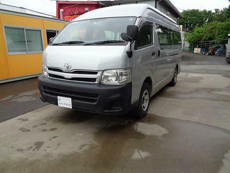 HIACE COMMUTER