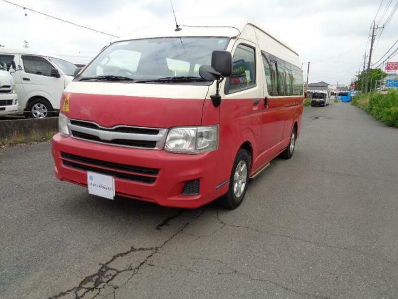 HIACE COMMUTER