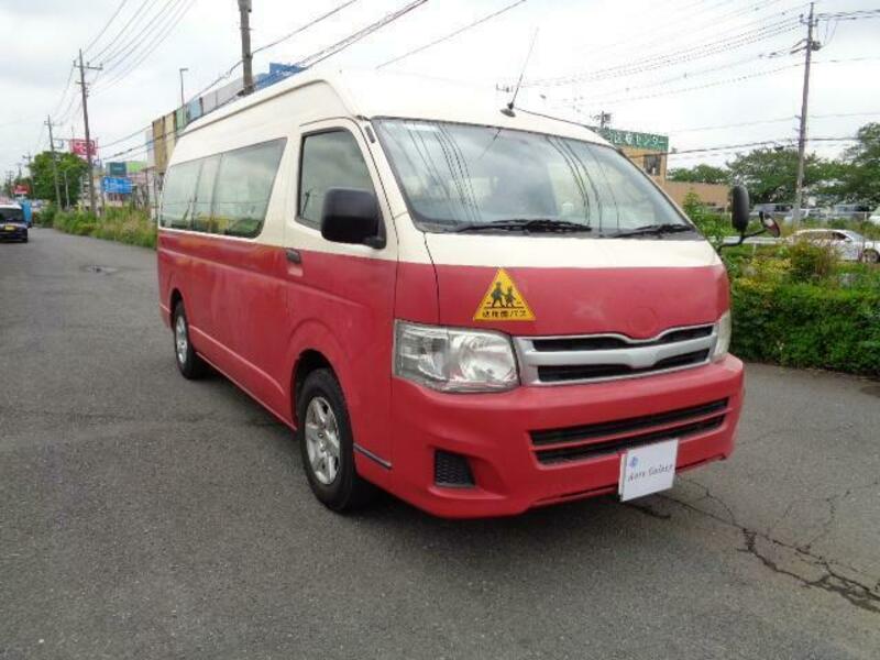HIACE COMMUTER