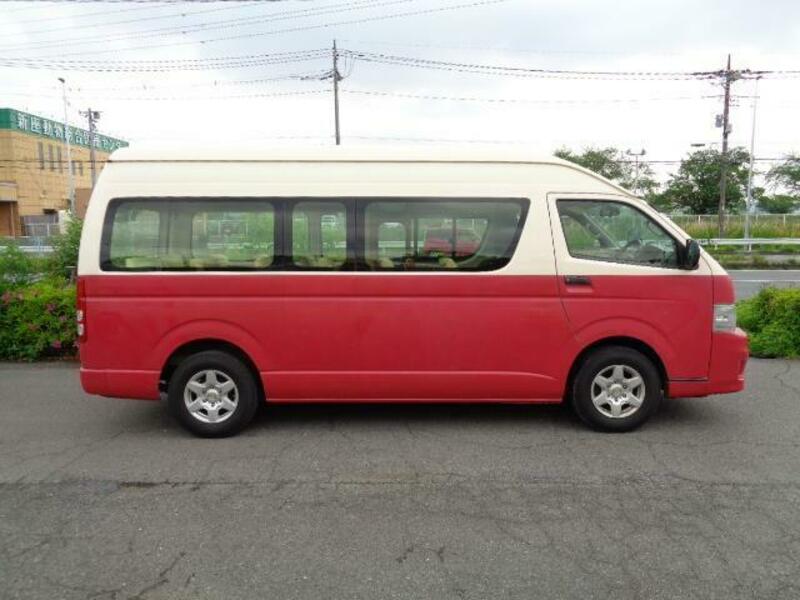 HIACE COMMUTER