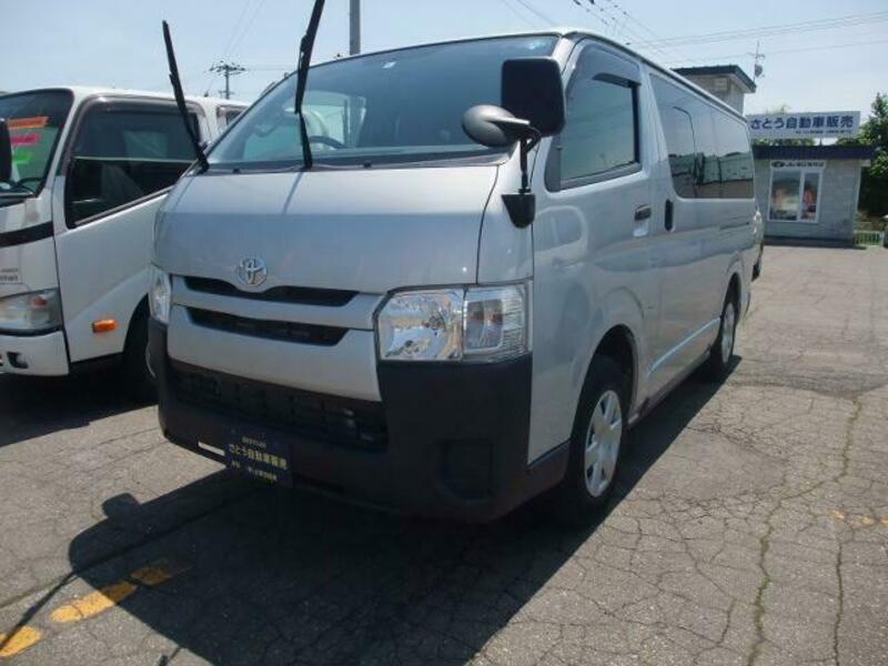 TOYOTA HIACE VAN