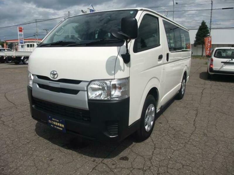 TOYOTA HIACE VAN