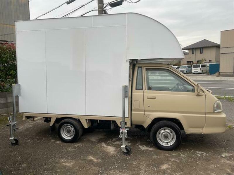 TOWNACE TRUCK