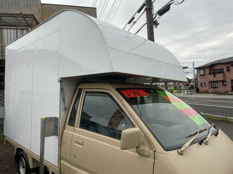 TOWNACE TRUCK