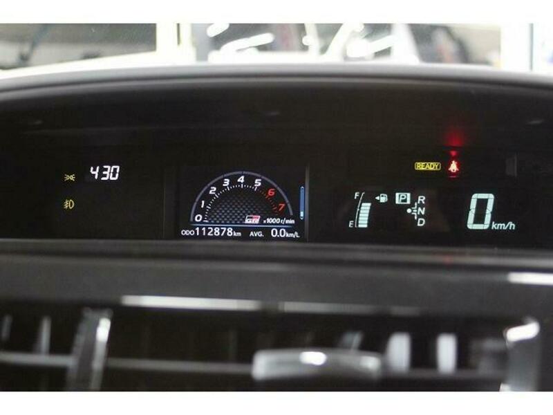PRIUS ALPHA