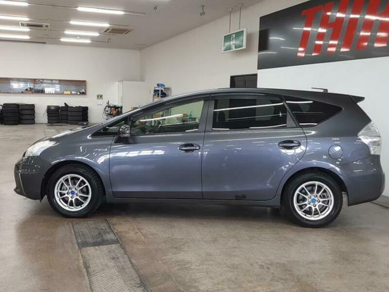 PRIUS ALPHA
