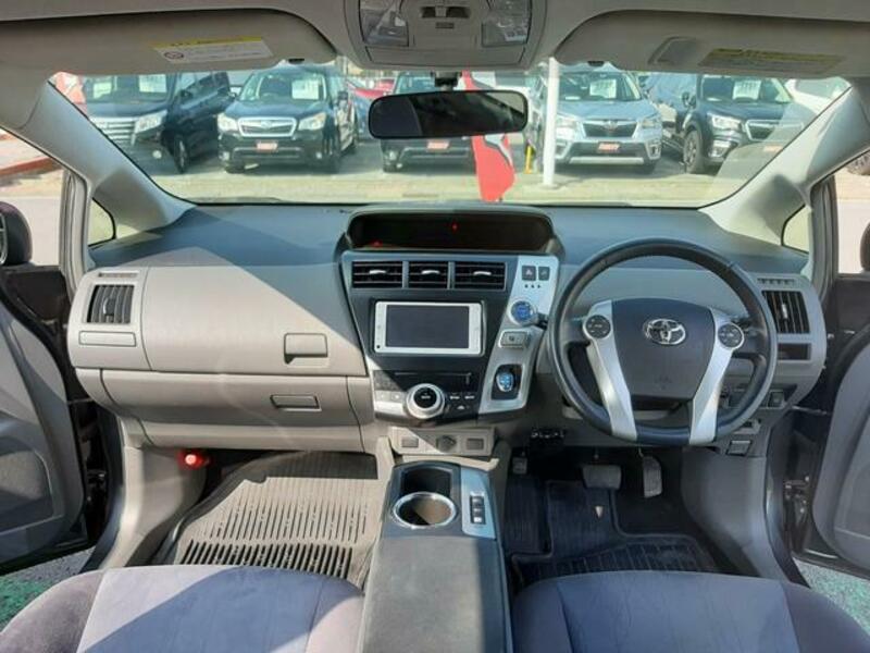 PRIUS ALPHA