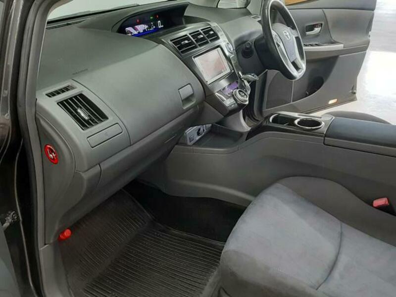 PRIUS ALPHA
