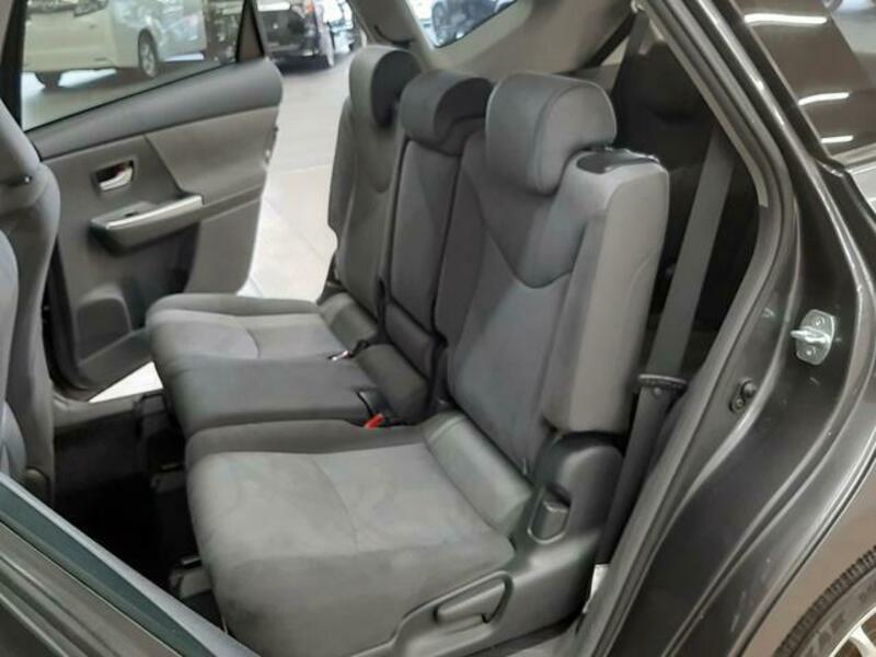 PRIUS ALPHA