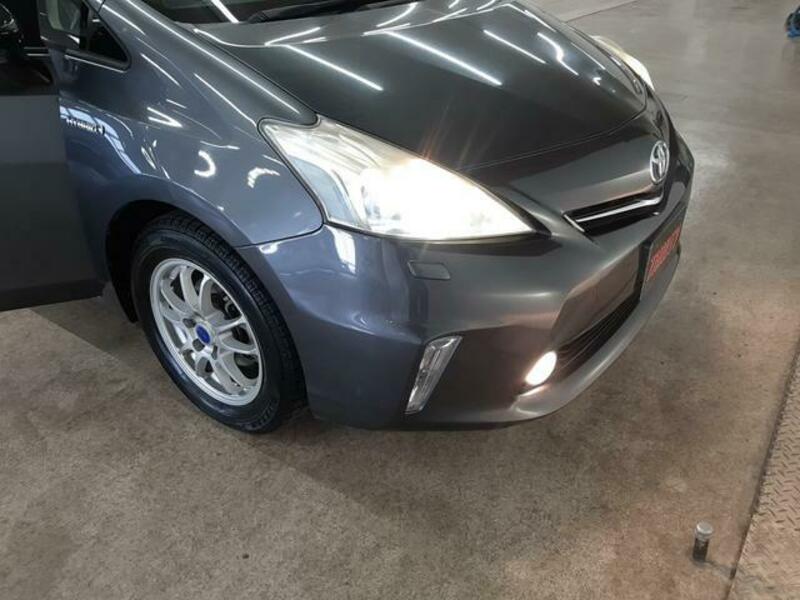 PRIUS ALPHA