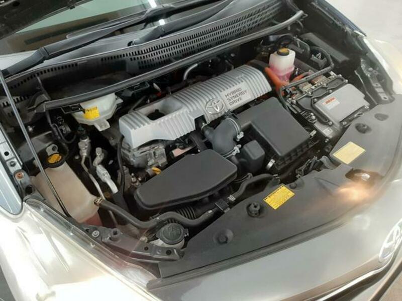 PRIUS ALPHA