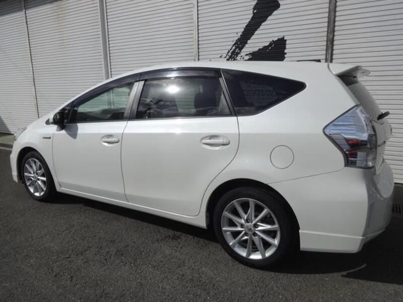 PRIUS ALPHA