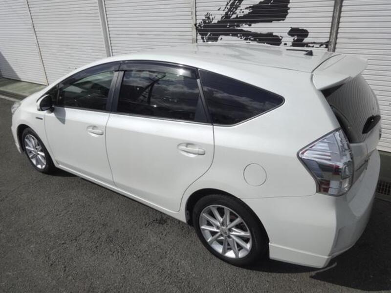 PRIUS ALPHA