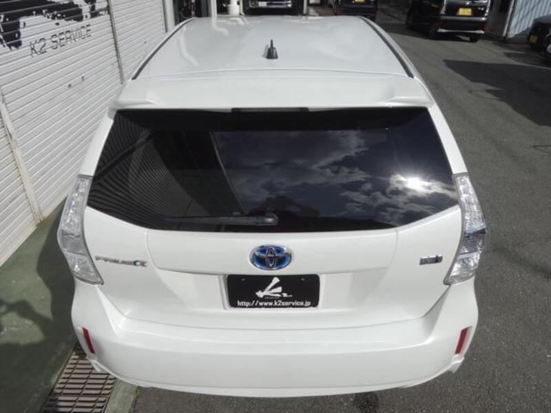 PRIUS ALPHA