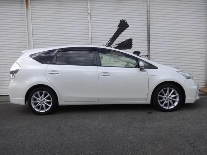 PRIUS ALPHA