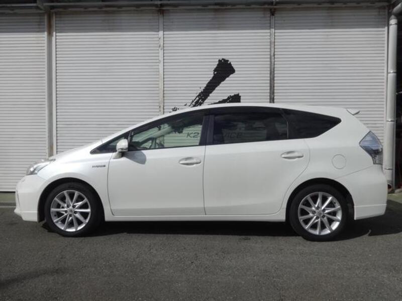 PRIUS ALPHA
