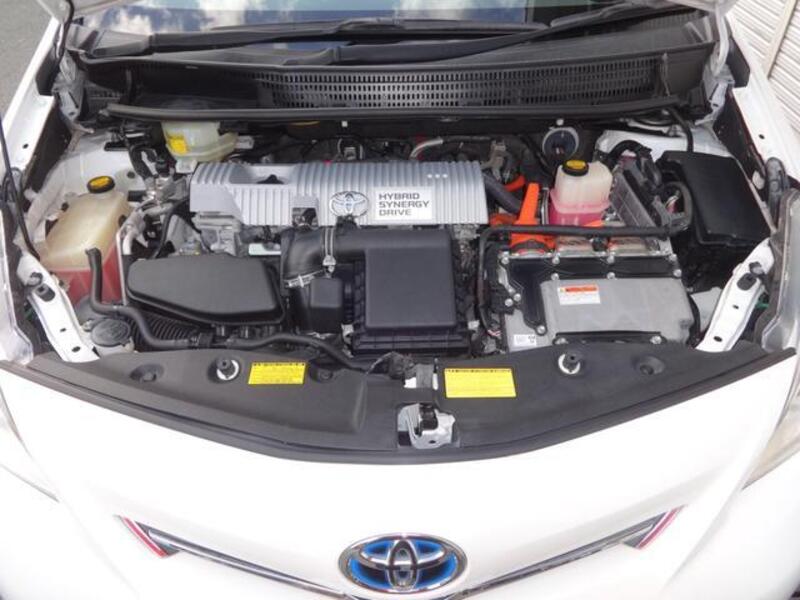 PRIUS ALPHA