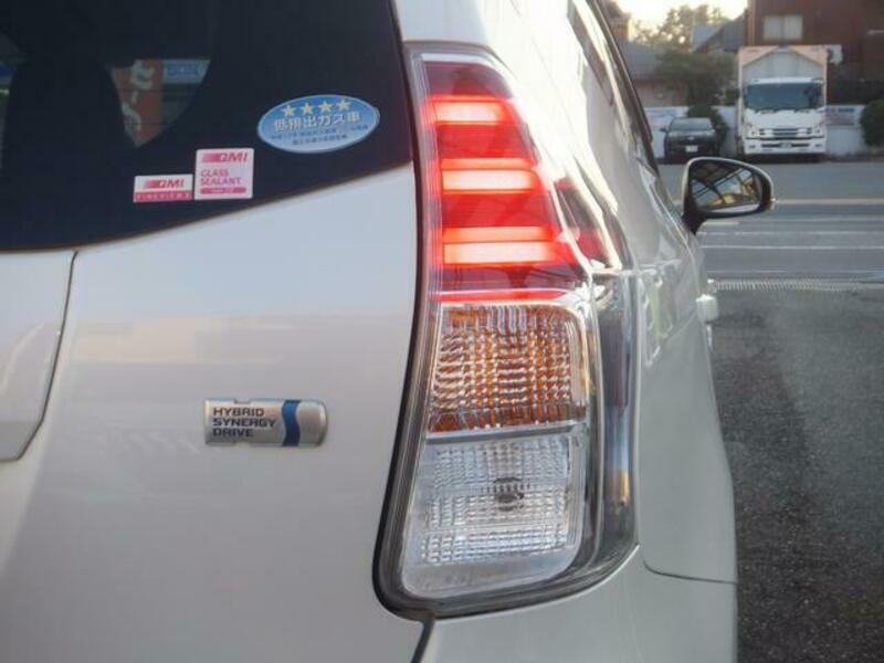 PRIUS ALPHA