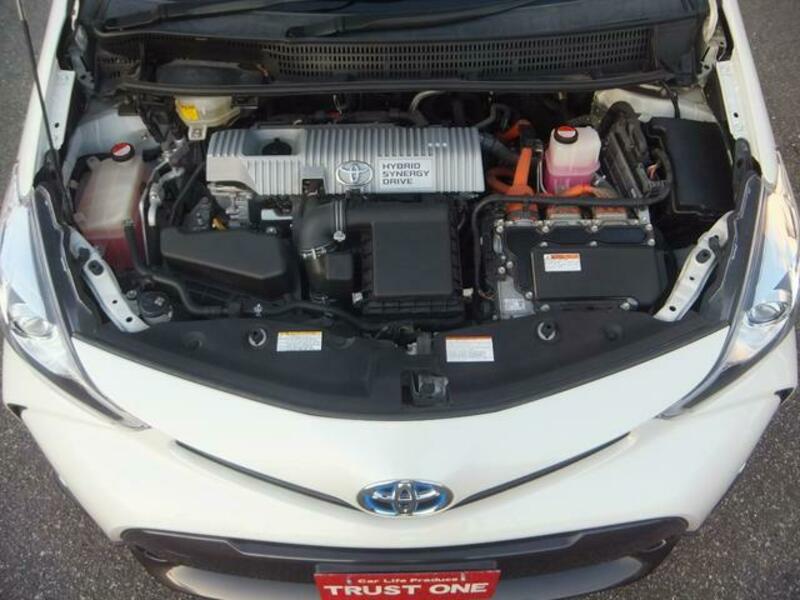 PRIUS ALPHA