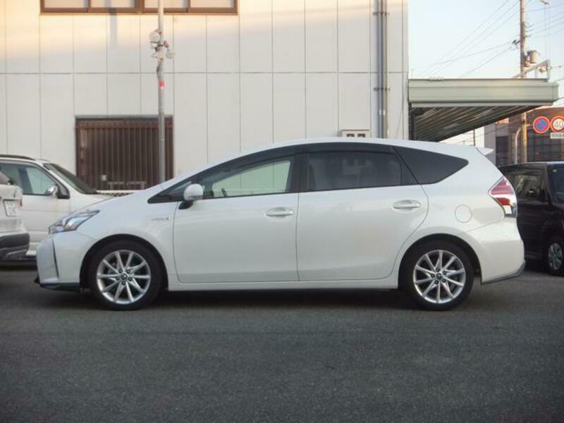 PRIUS ALPHA