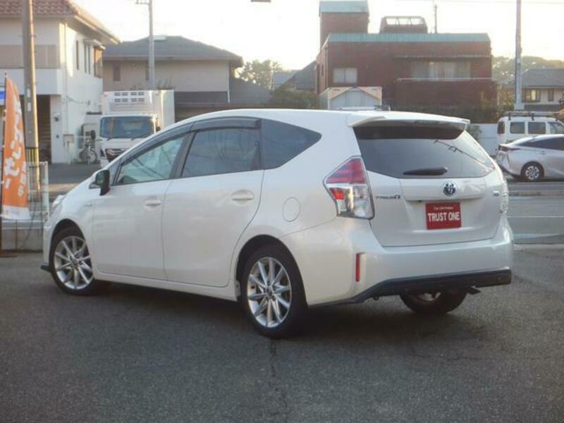 PRIUS ALPHA