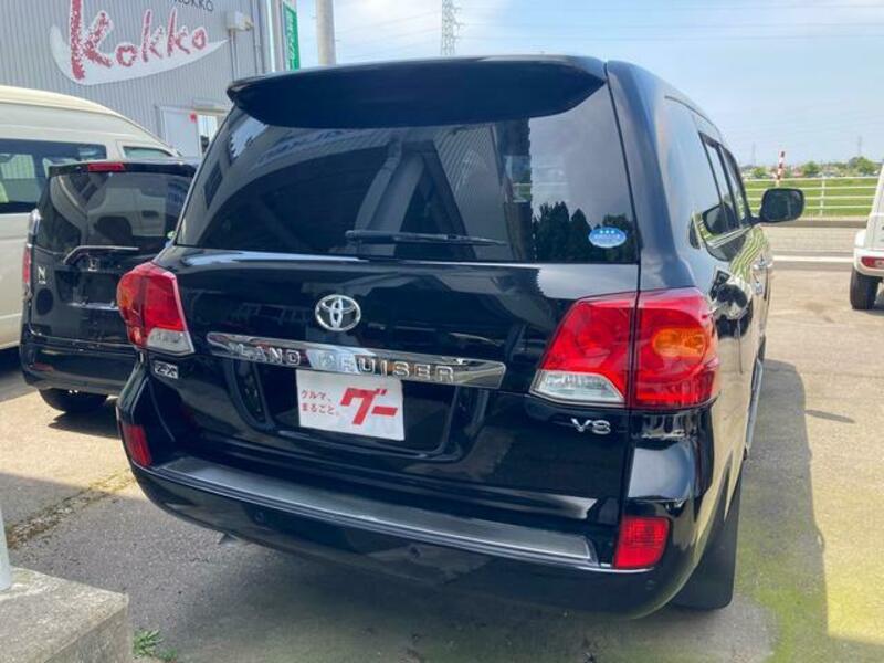 LAND CRUISER
