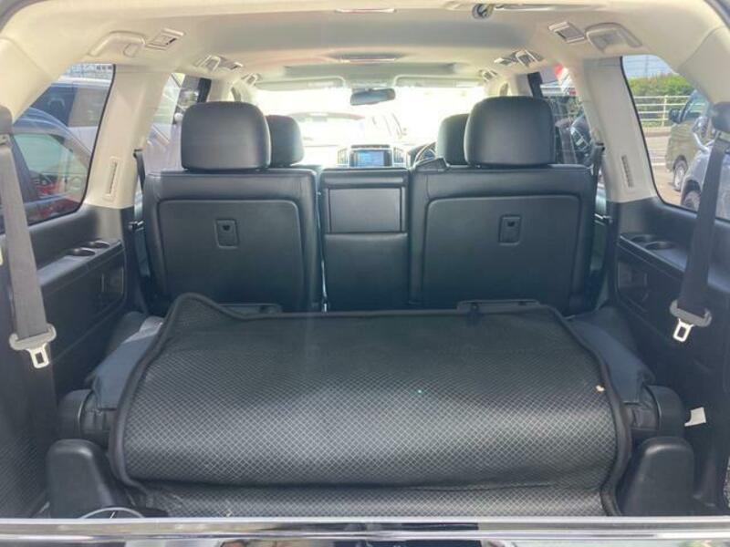 LAND CRUISER