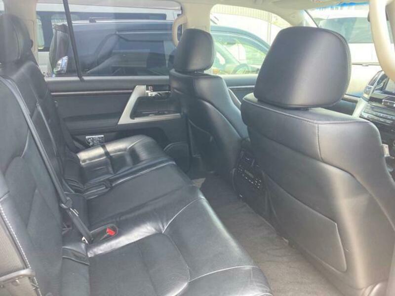 LAND CRUISER