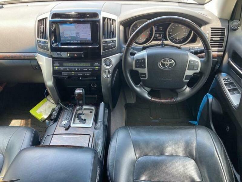 LAND CRUISER