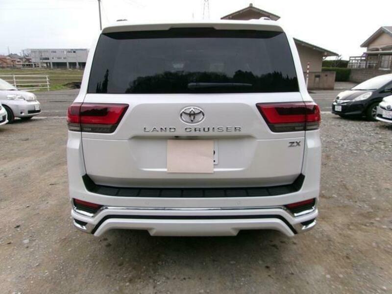 LAND CRUISER